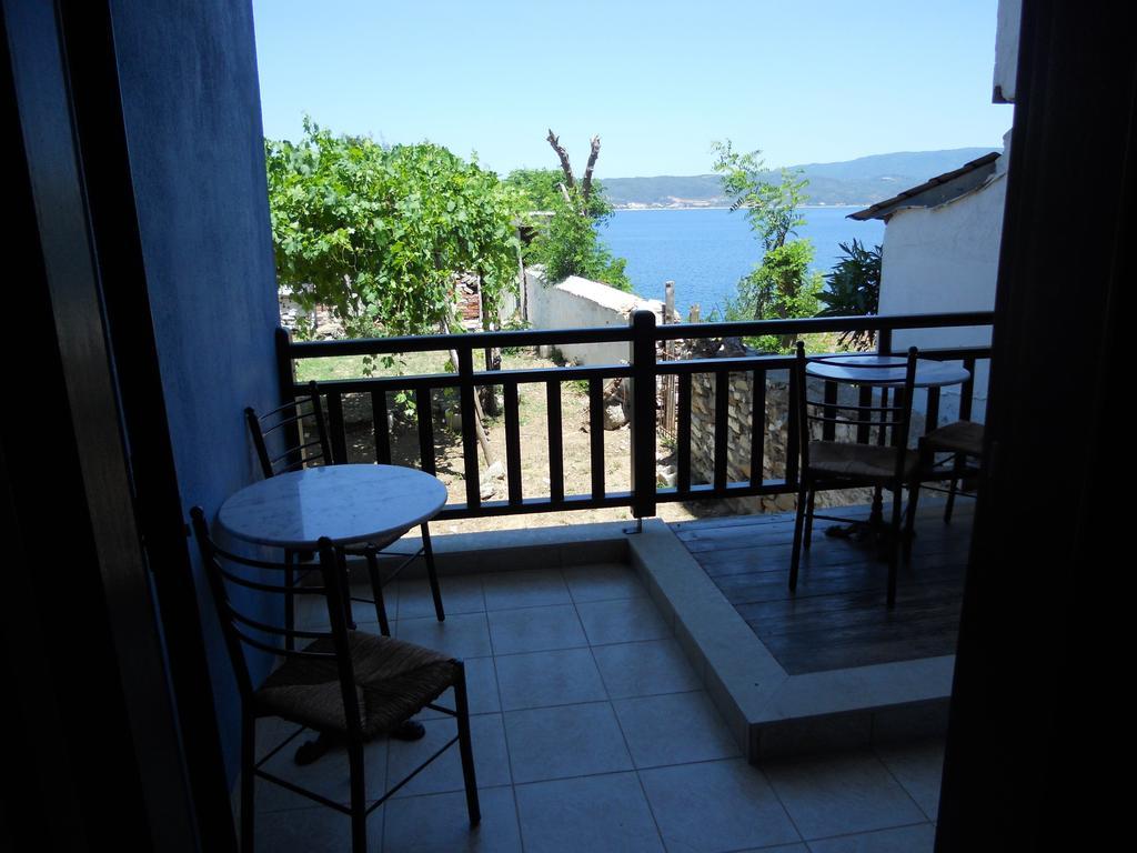 Dominici Hotel Ammouliani Exterior photo